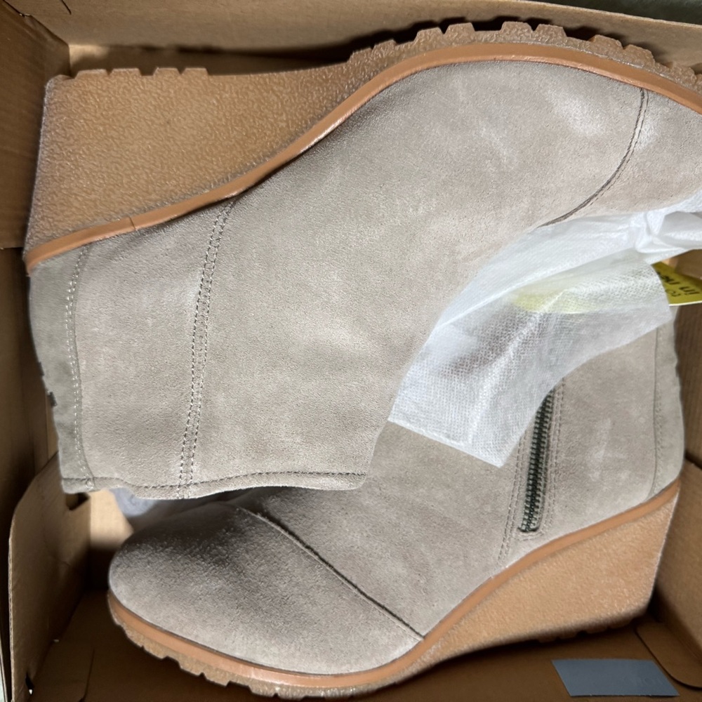 Women's Suede Ankle Boots - Cream